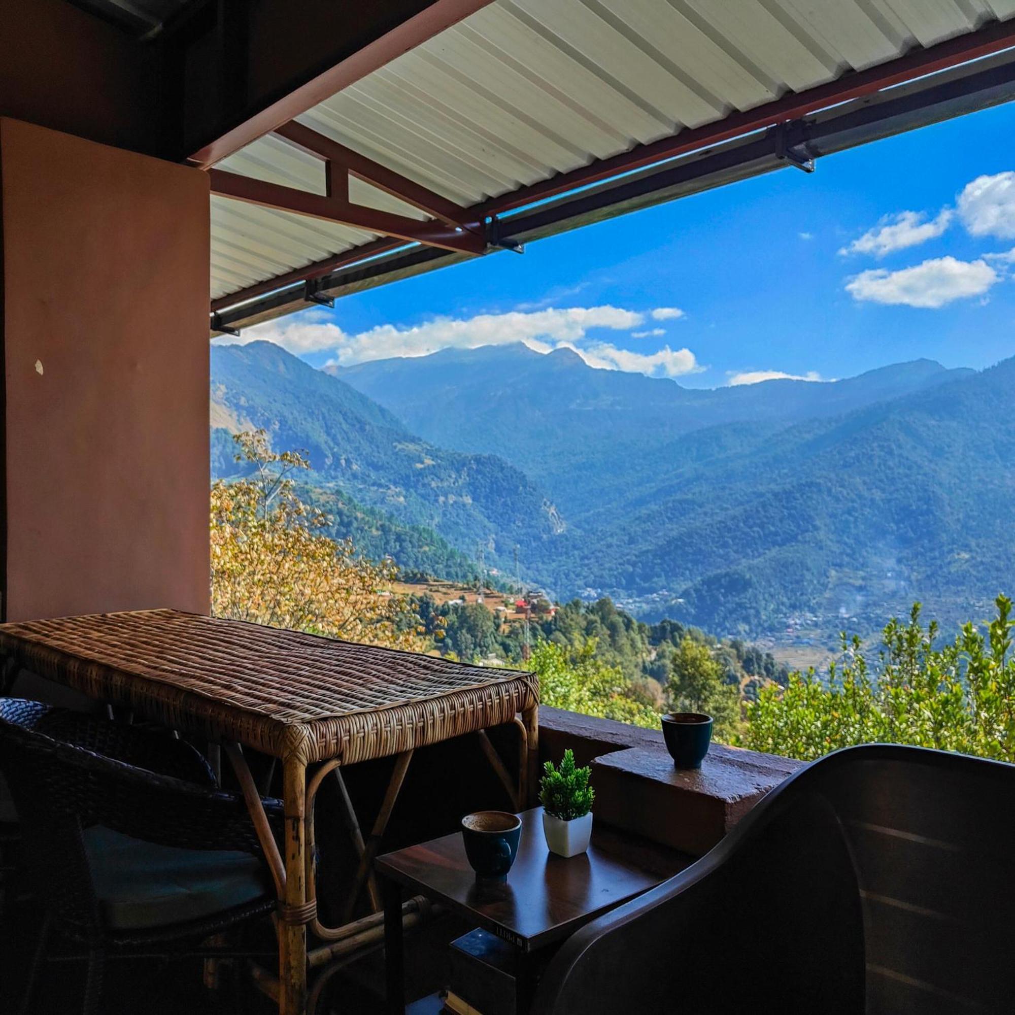 Vila Cafe Buransh Sari Exteriér fotografie