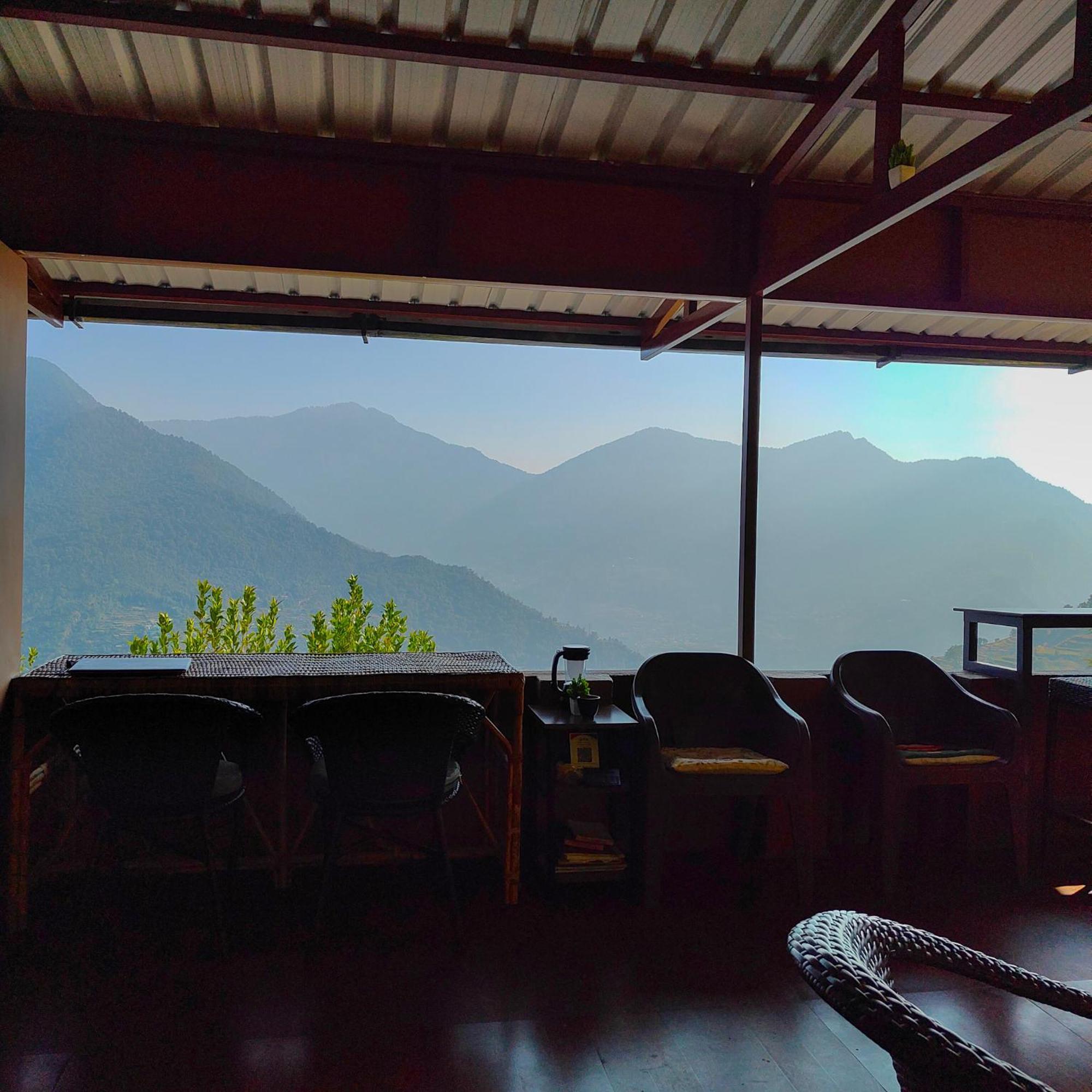 Vila Cafe Buransh Sari Exteriér fotografie