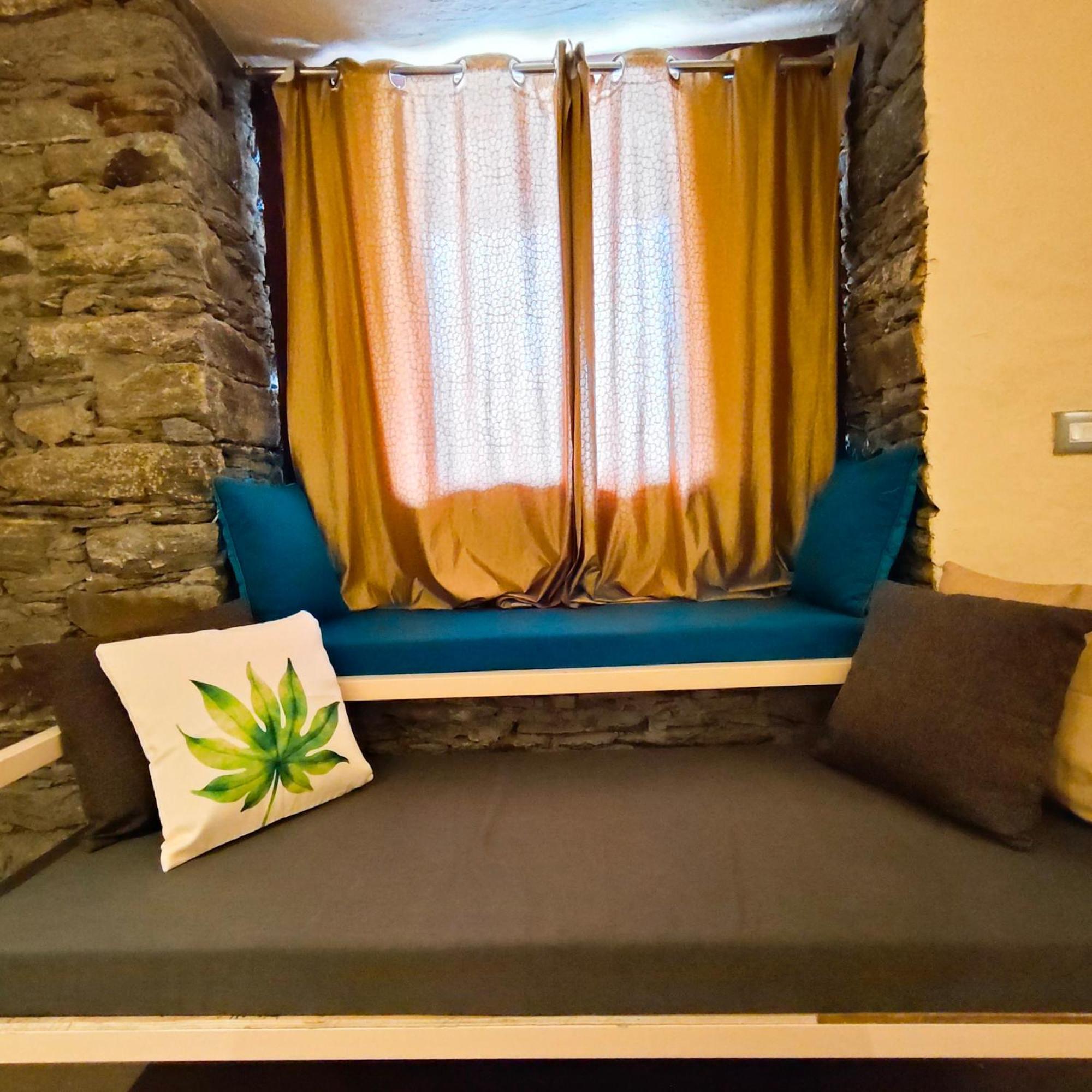 Vila Cafe Buransh Sari Exteriér fotografie