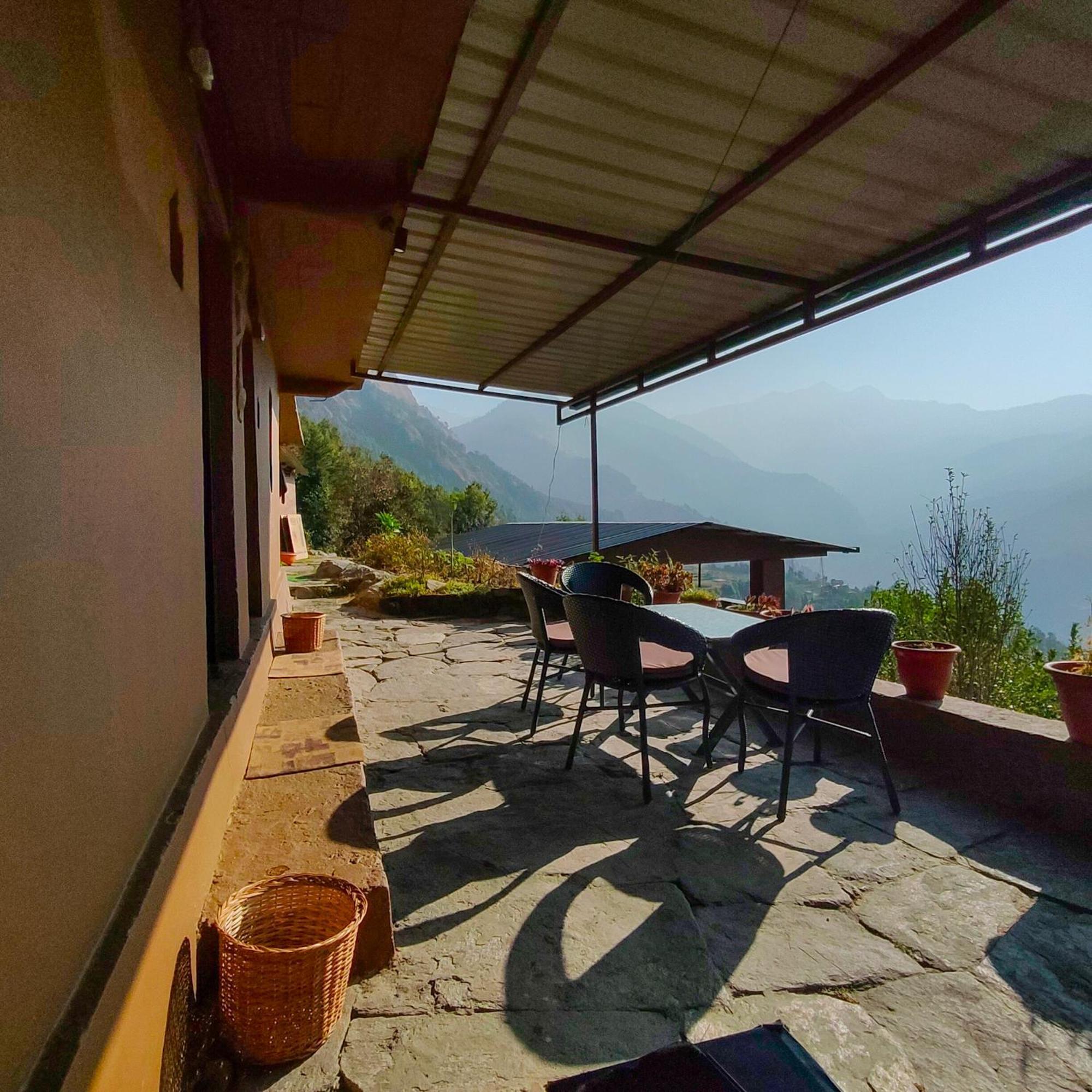 Vila Cafe Buransh Sari Exteriér fotografie